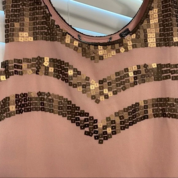 BKE boutique mauve and gold sequin top - Picture 3 of 7